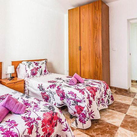Beautiful Apartment In Cordoba With Kitchenette Eksteriør bilde