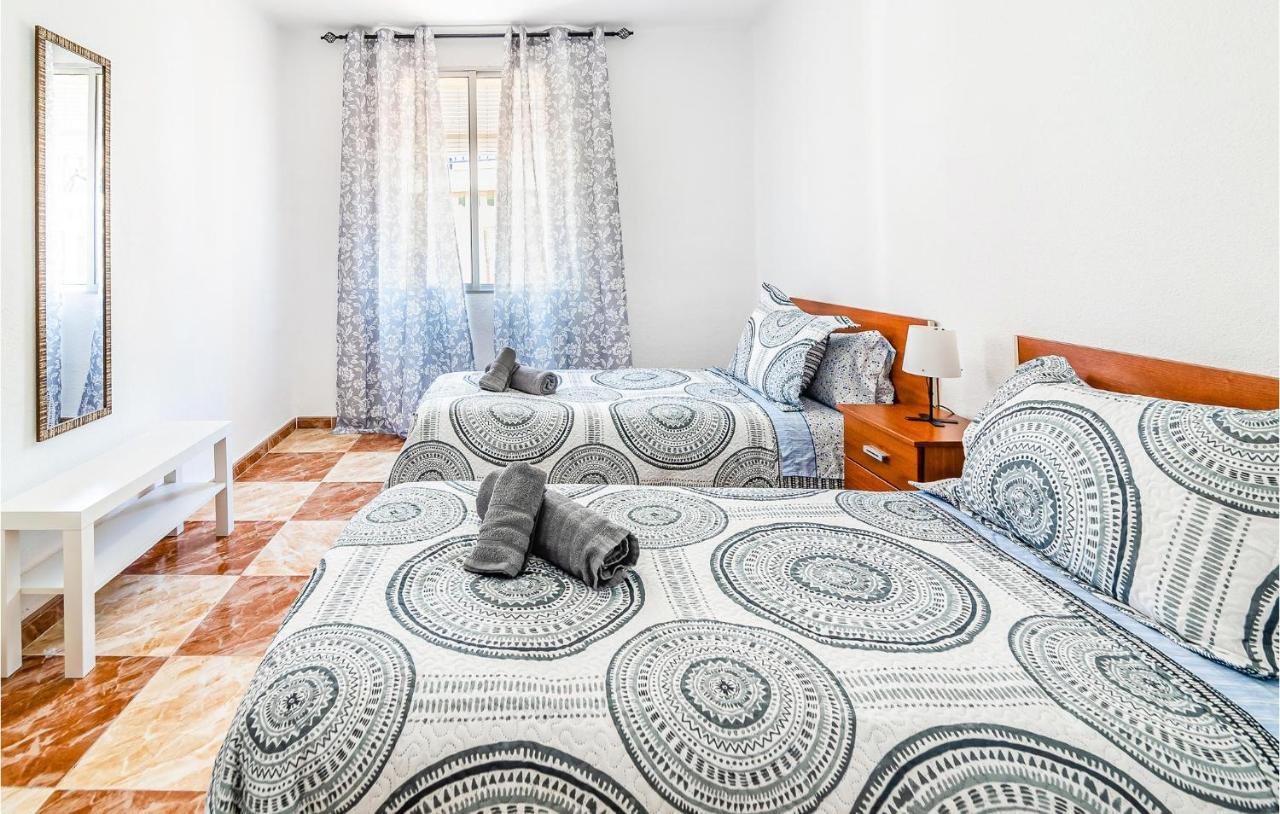 Beautiful Apartment In Cordoba With Kitchenette Eksteriør bilde