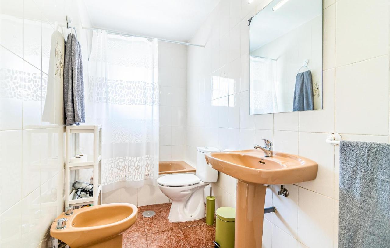 Beautiful Apartment In Cordoba With Kitchenette Eksteriør bilde